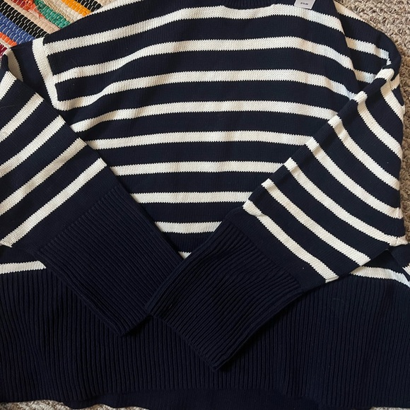 Brand New with Tags GAP Turtleneck - Picture 2 of 8